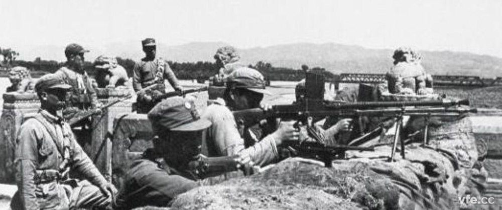 七七事變后，全國(guó)軍民奮起抗戰(zhàn)